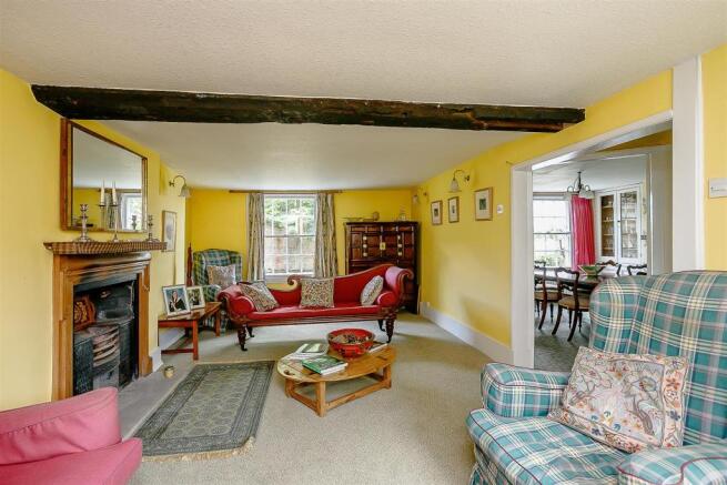 8388787-interior01.jpg