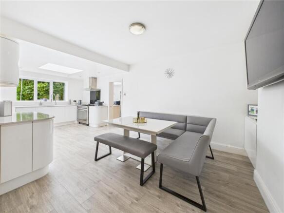 4 bed Detached for sale Image 11