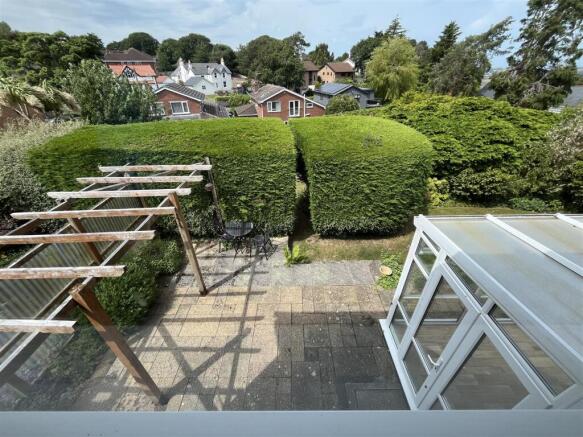 Sunningdale Avenue, Colwyn Bay photo 4