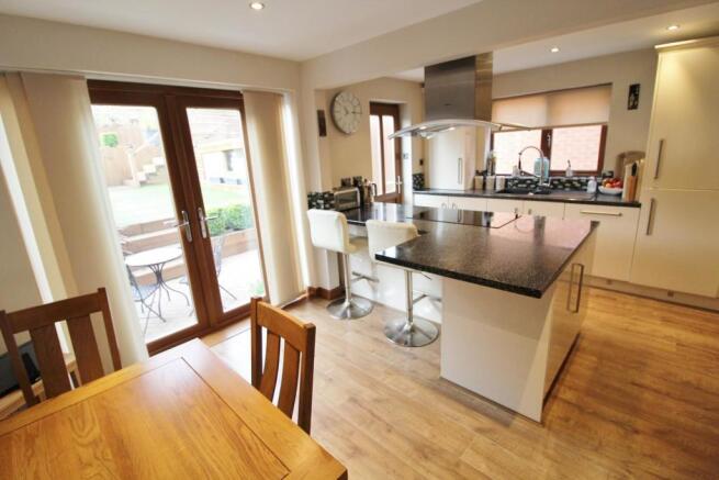 Dining/Kitchen