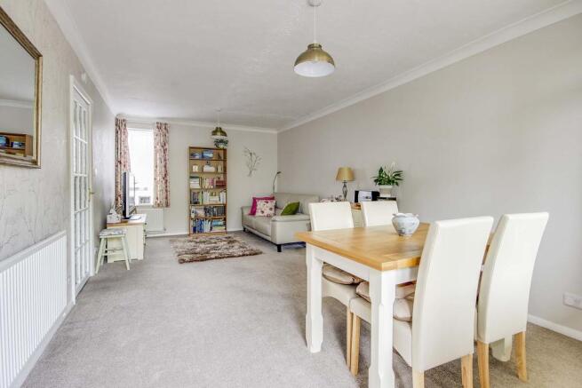 Sitting room/dining