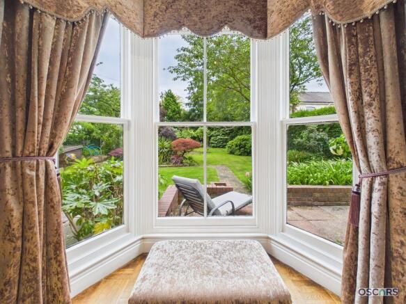 6 bed Detached for sale Image 12