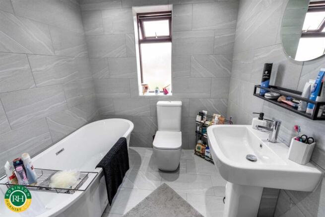 3 bed Terraced for sale Image 12