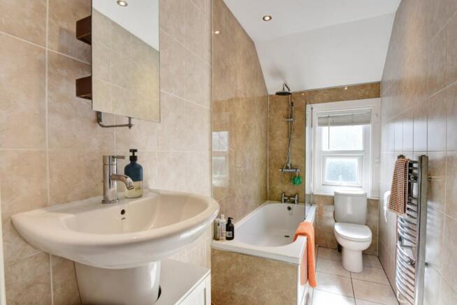3 bed Terraced for sale Image 9