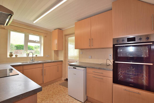 3 bed Semi-Detached for sale Image 8