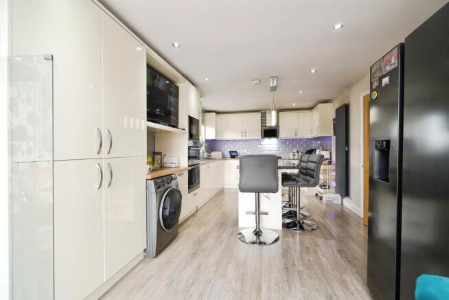3 bed Detached Bungalow for sale Image 7