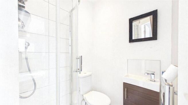 12 bed Apartment to rent Image 7