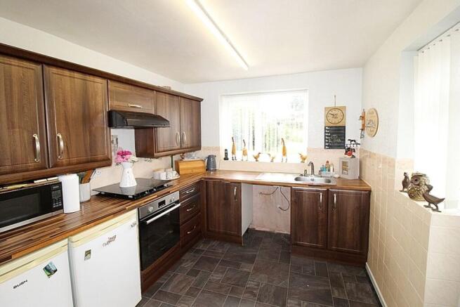 3 bed Semi-Detached for sale Image 10