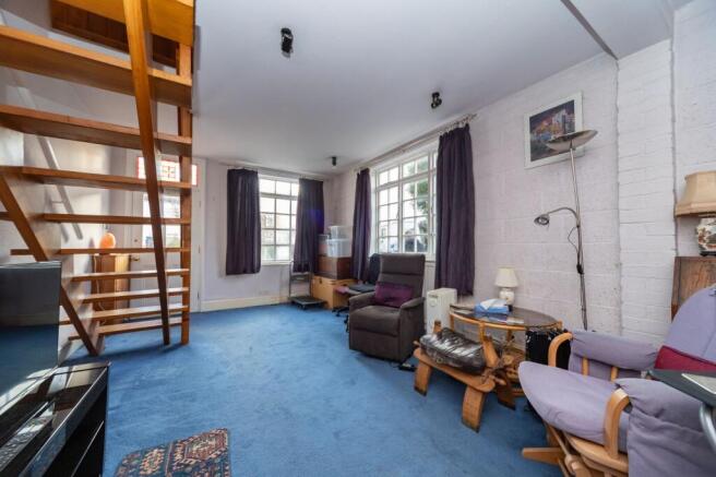 LOUNGE & DINING ROOM