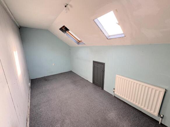 BEDROOM (REAR)