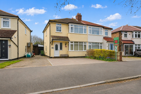 Strodes Crescent, Staines-upon-Thames, TW18