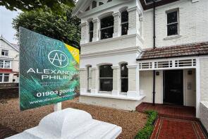 26, Warwick Gardens, Worthing Central, Worthing BN11 1PF