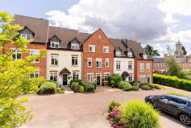 65_Highfield_Park-65 Front picture.jpg