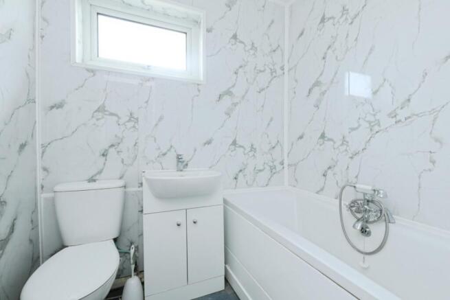 3 bed Semi-Detached for sale Image 11