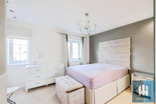 4 bed Detached to rent Image 8
