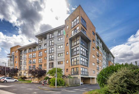 Flat 3/2, 1 Barrland Court, Glasgow, G41