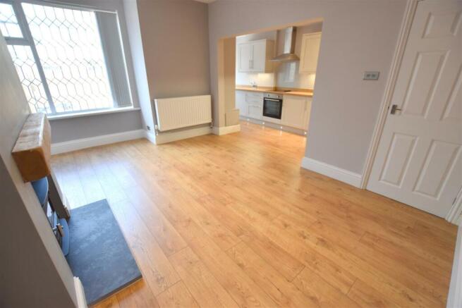 DINING ROOM REAR LOUNGE