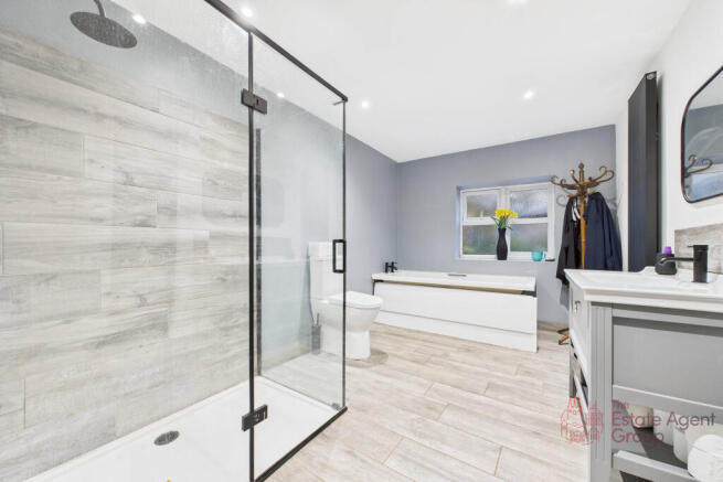 CAM02494G0-PR0066-STILL019