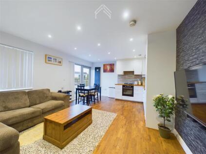 Caulfield Gardens, Pinner HA5 3WX