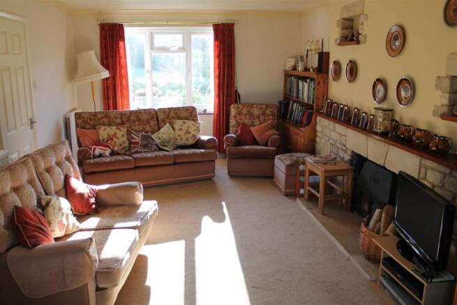 Sitting room 1.JPG