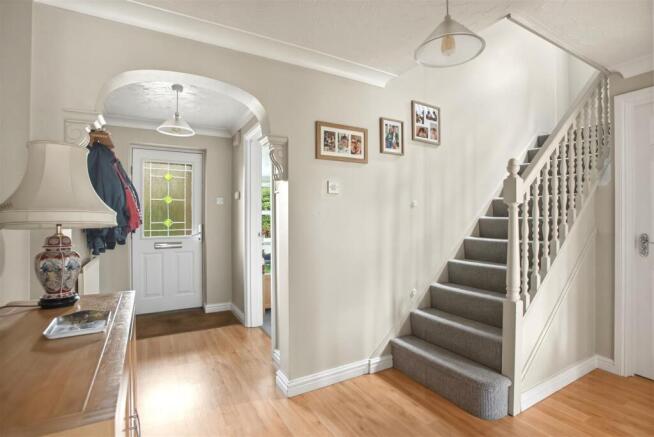 70 Hawthorn Way 2408-3.jpg