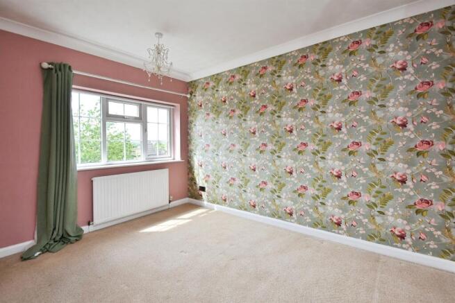 4 bed Detached for sale Image 9