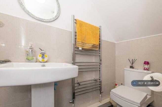 4 bed Detached to rent Image 11