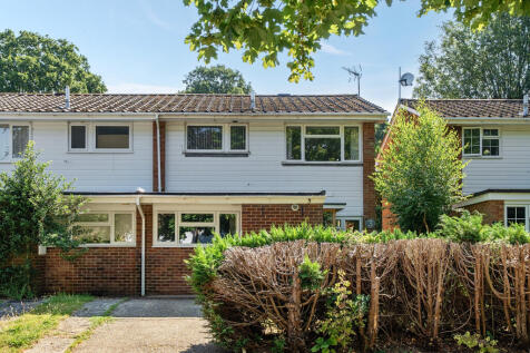 Field Place, Liphook, GU30