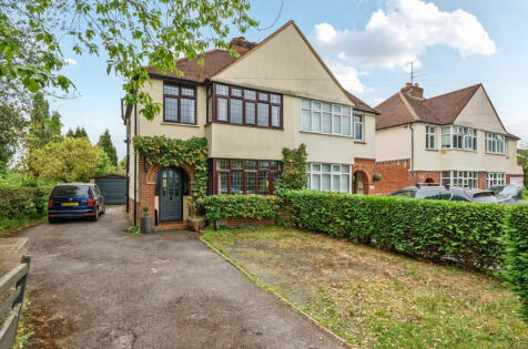 Guildford Road, West End, Woking, Surrey, GU24