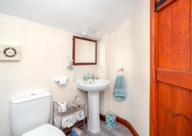 Bathroom 2.jpg