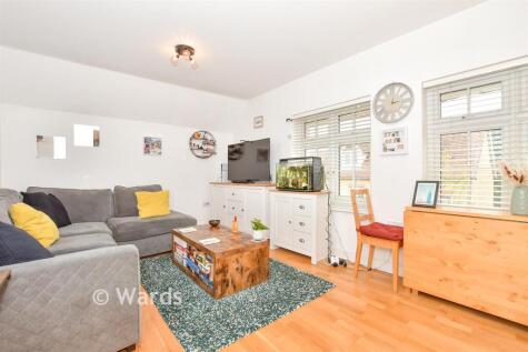 Albion Drive, Larkfield, Kent