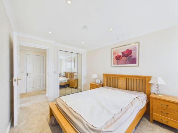 2 bed Flat for sale Image 11