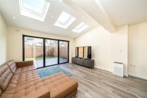 15, Cookham Crescent, London SE16 6AW