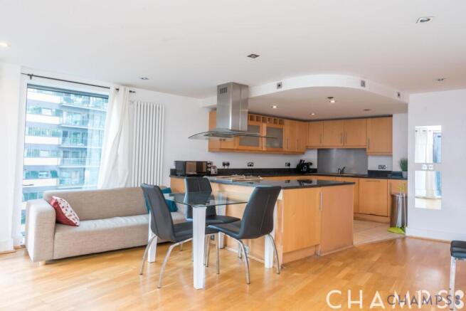 Modern 2-Bedroom Apartment with Balcony & Residen