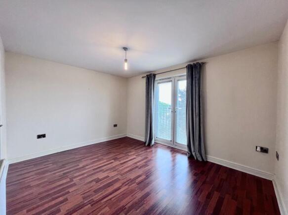 2 bed Flat to rent Image 5