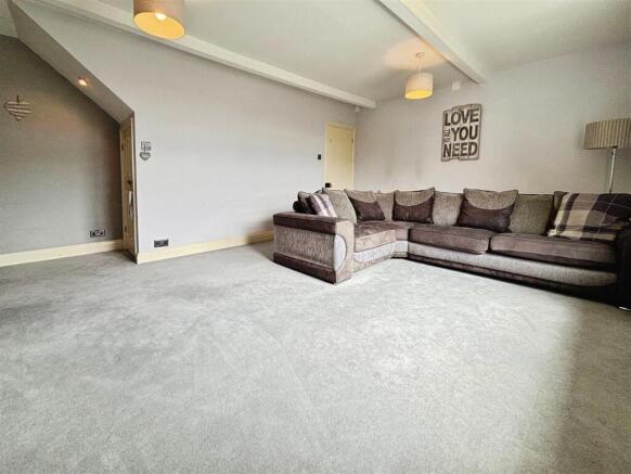 4 bed Terraced for sale Image 8