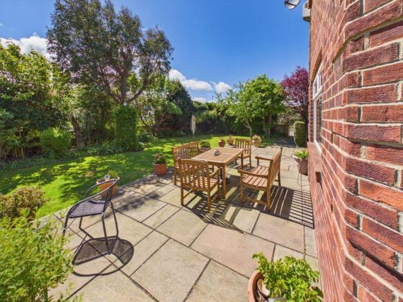 4 bed Detached for sale Image 4