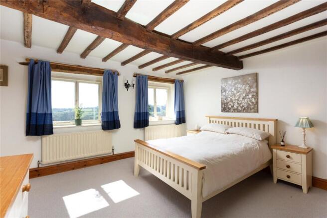 6 bed Detached for sale Image 10