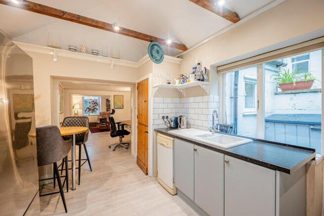 kitchen / dining ...