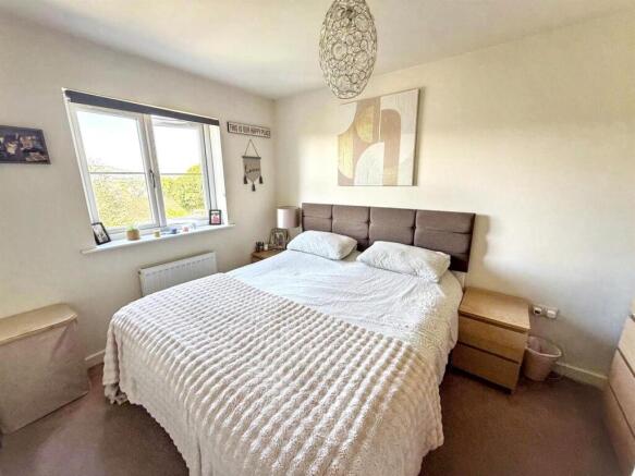 2 bed Town House for sale Image 8