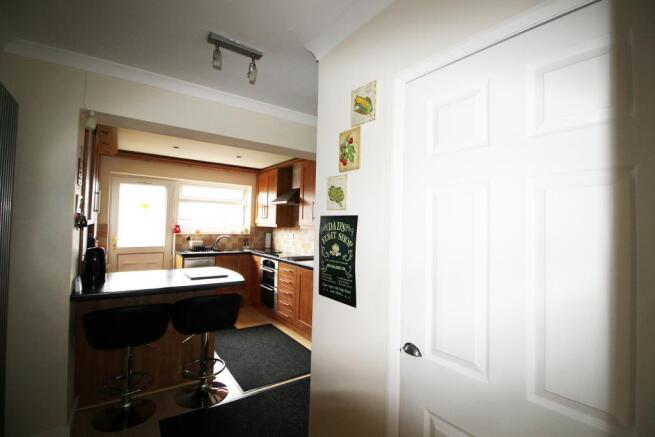 FULL LENGTH KITCHEN DINER