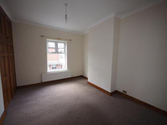 3 bed Terraced to rent Image 5