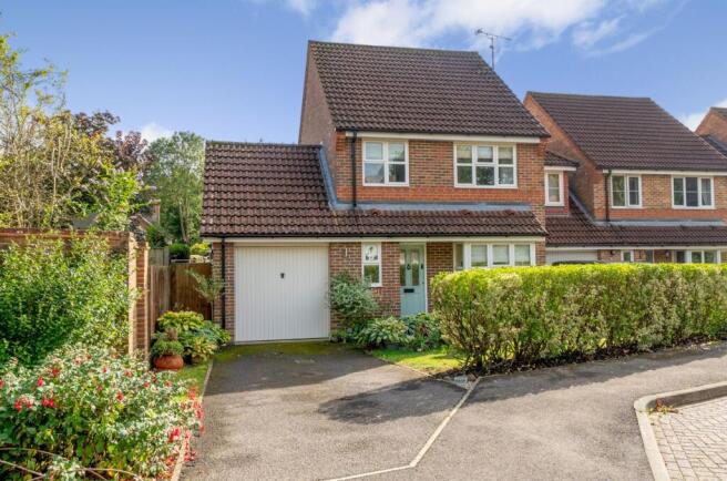 3-bed detached on Wild Orchid Way, Southwater, RH13, £525,000