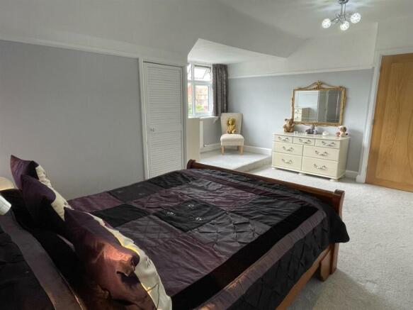 Bedroom..jpg