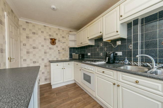 2 bed Semi-Detached Bungalow for sale Image 5