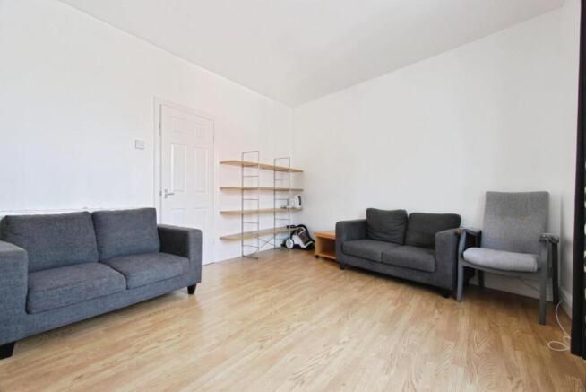 4 bed House for sale Image 9