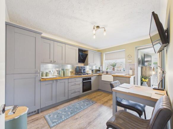 3 bed Semi-Detached Bungalow for sale Image 4