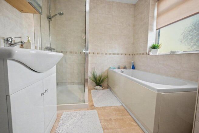 3 bed Semi-Detached for sale Image 11