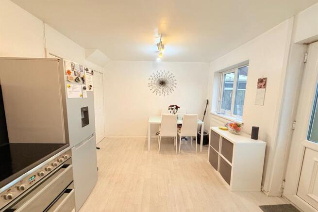 Dining kitchen