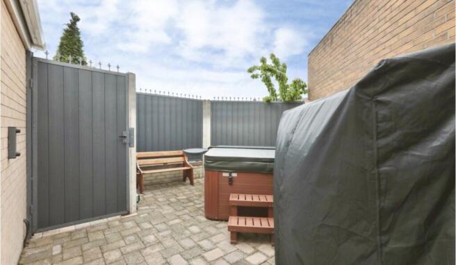 3 bed Semi-Detached for sale Image 5